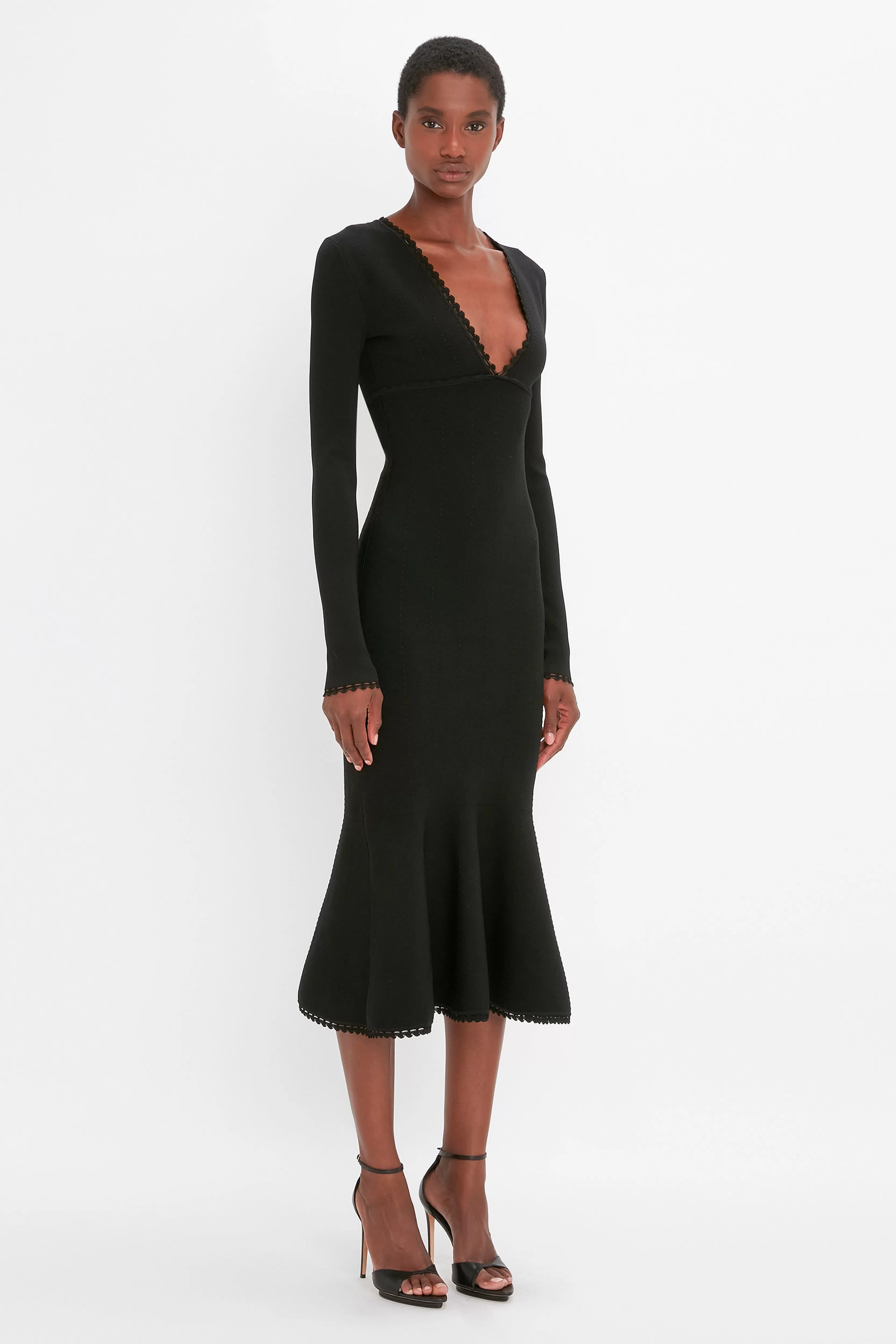 READY TO WEAR Victoria Beckham VB Body | Pre Spring Summer 2024 | Dresses | VB Body Long Sleeve V Neck Dress In Black