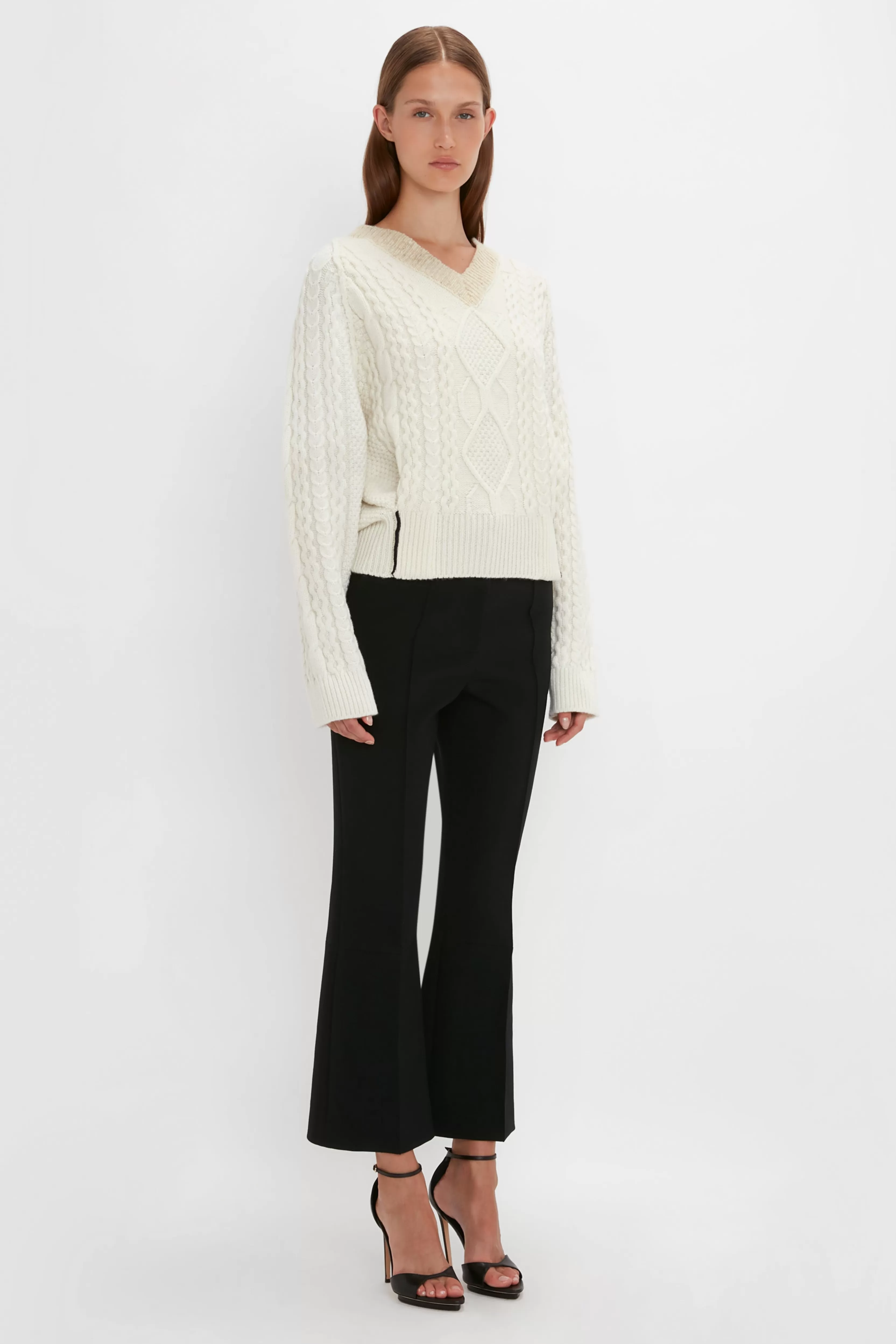 READY TO WEAR Victoria Beckham Pre Spring Summer 2024 | Knitwear | V-Neck Jumper In Natural